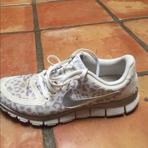 Nike Free 5.0 White leopard/ cheetah print!